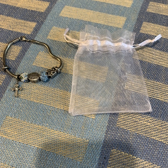 “Celebrate Life” bracelet in excellent condition, no flaws! Comes with pouch! - Picture 5 of 7